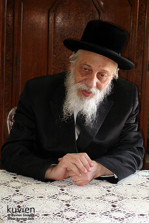 The Kapishnitzer Rebbe, HaRav Yitzchak Meir Flintenstein